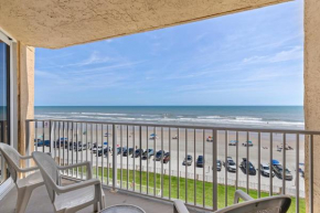 Oceanfront Family Beach Escape - Beachside, Pool & BBQ